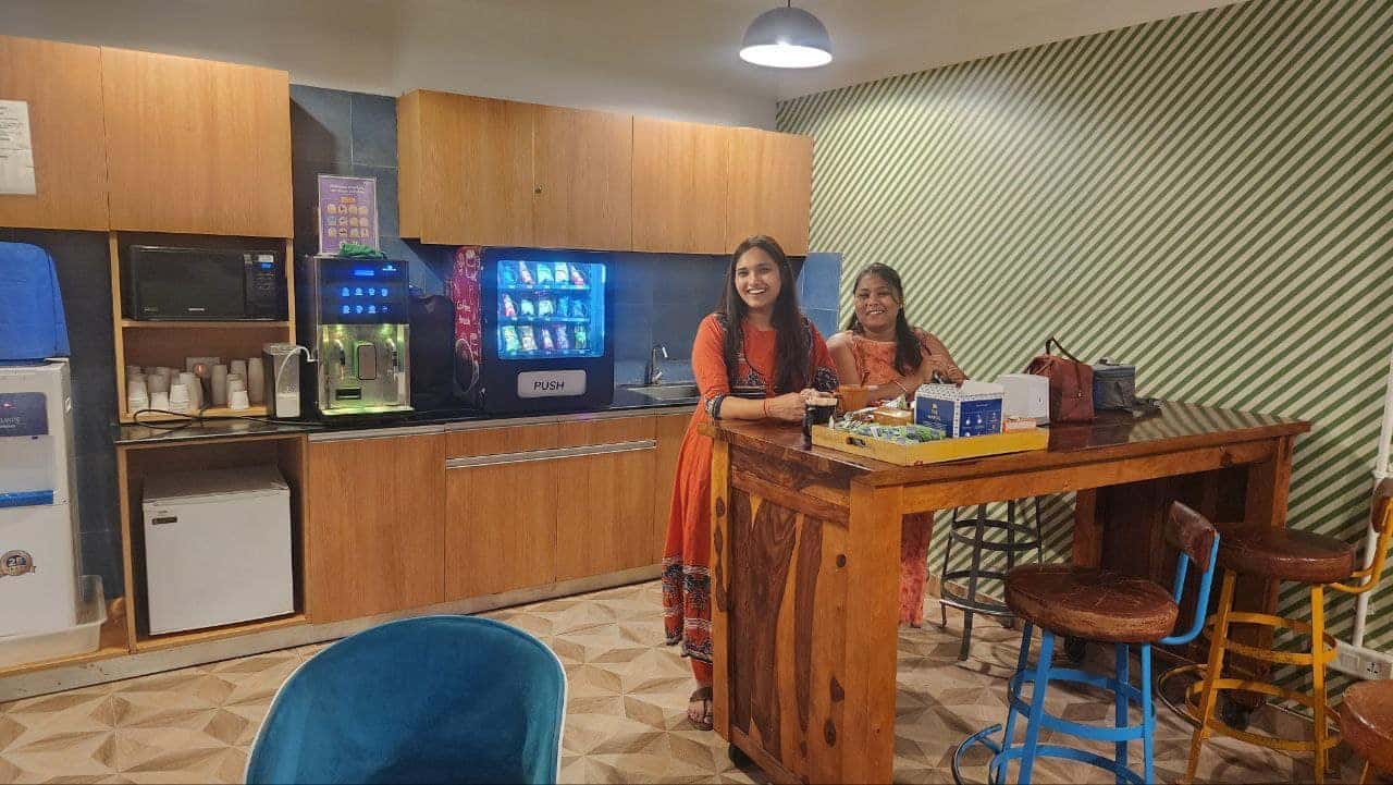 Phoenix vending machine showcase